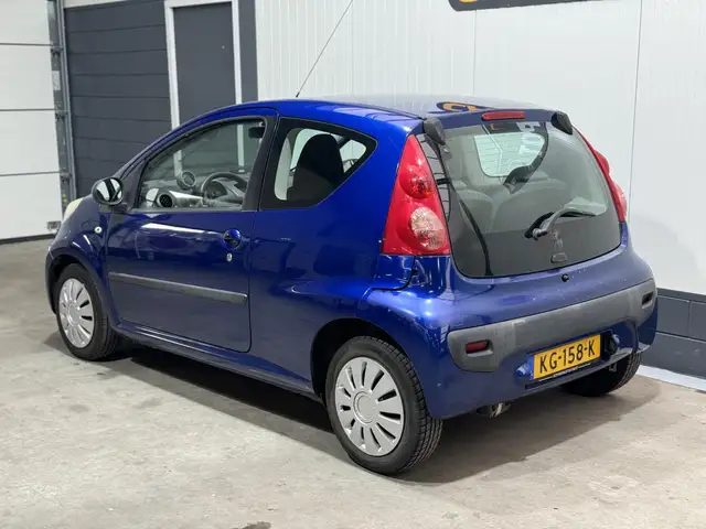 Peugeot 107 view 6