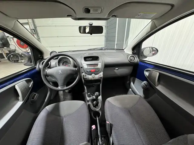Peugeot 107 view 11