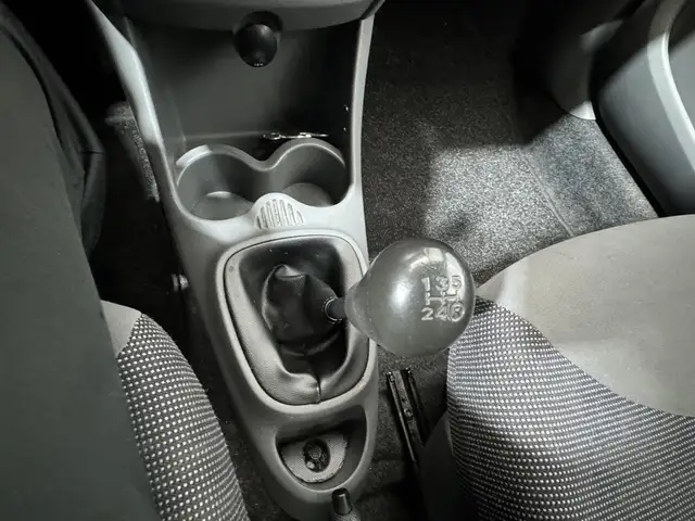 Peugeot 107 view 14
