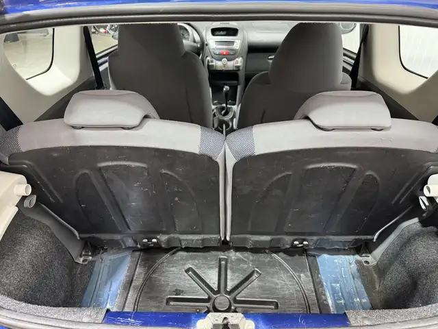 Peugeot 107 view 9