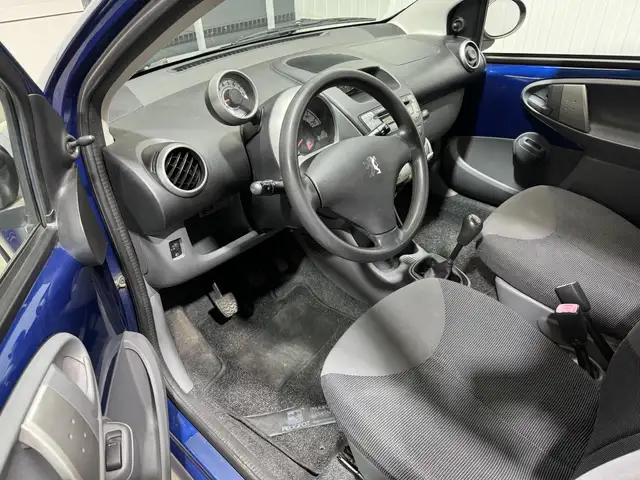 Peugeot 107 view 10