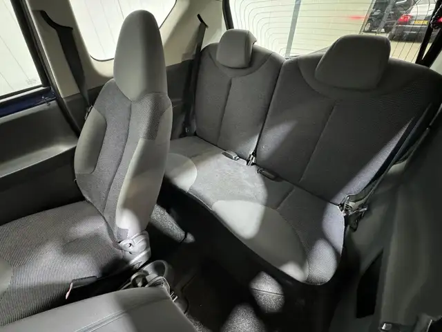 Peugeot 107 view 16