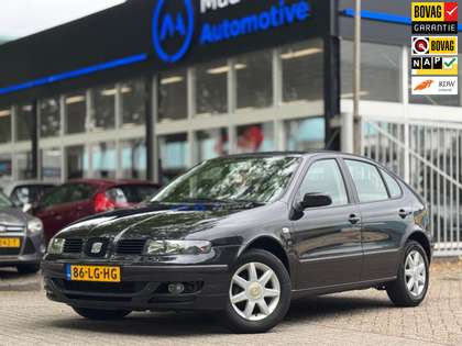 SEAT Leon 53.000km NAP Airco Trekhaak LM velgen Bluetooth Ni