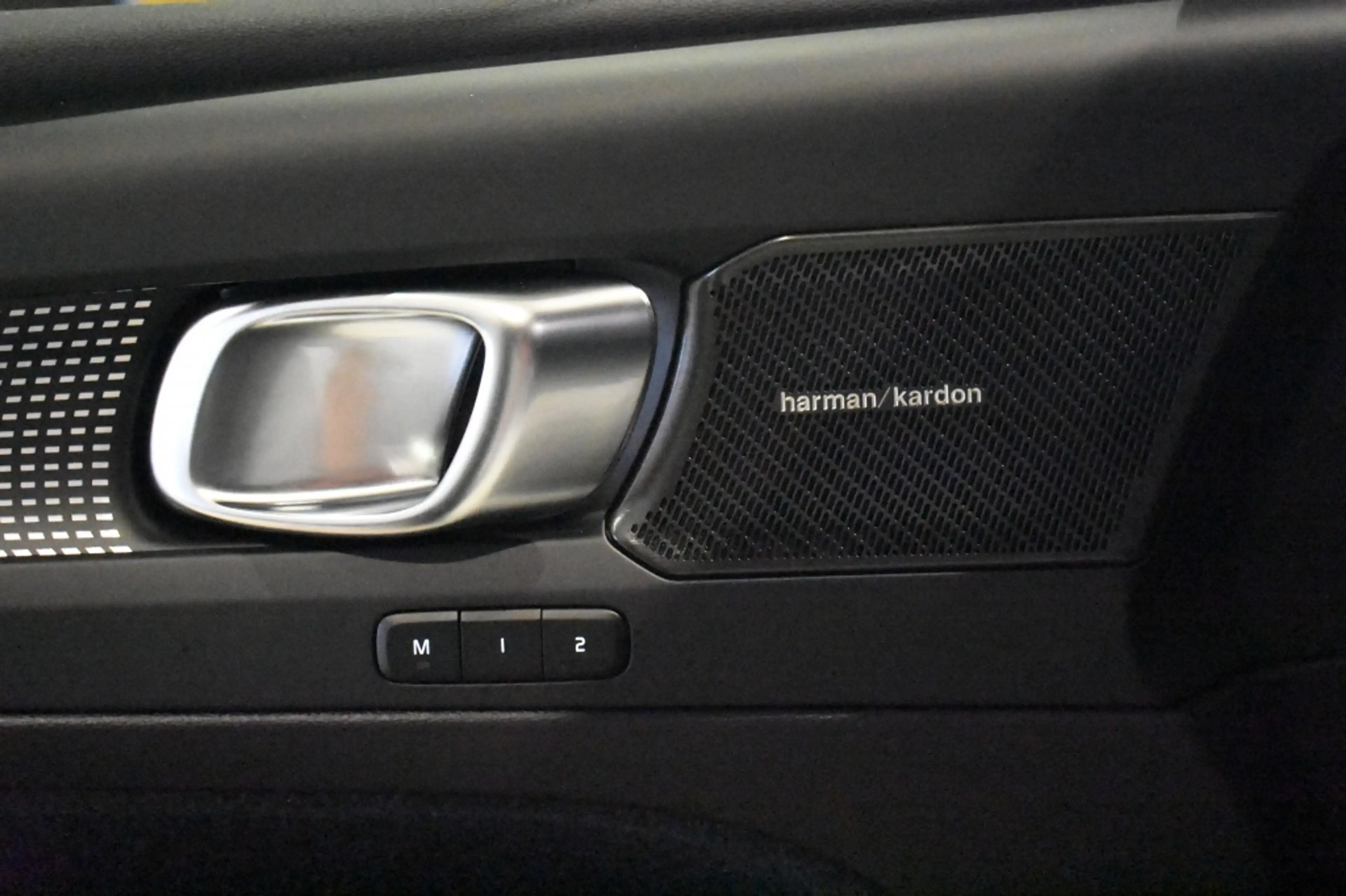 Volvo EC40 Twin Performance Ultra Europa 442pk/82kWh | Pano | — photo 18