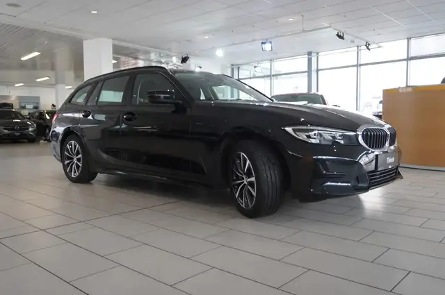BMW 3 Series view 7