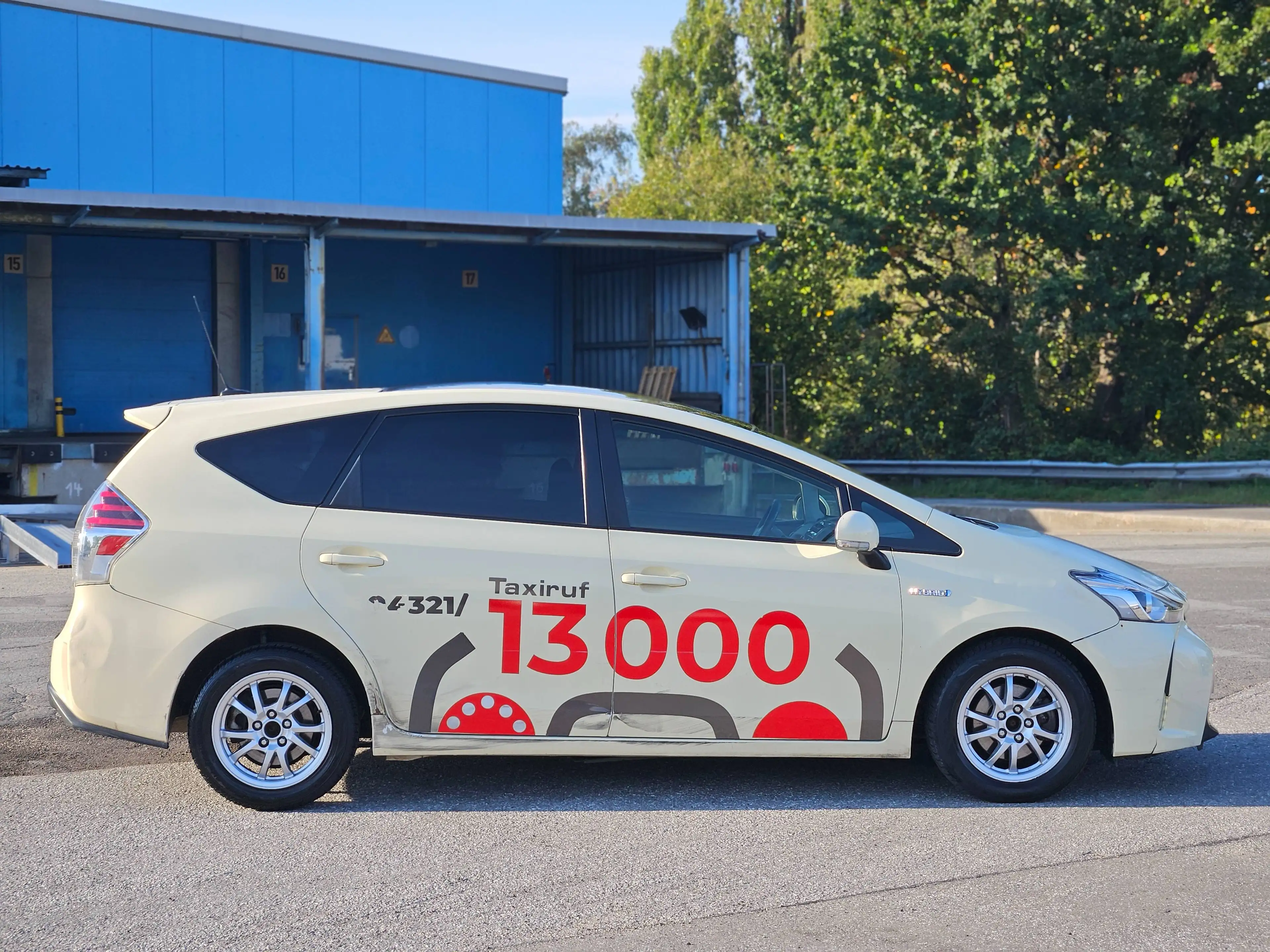 Toyota Prius+ Prius+ (Hybrid) 7 Sitzer Navi Benzin/Hybrid Kamera — photo 6