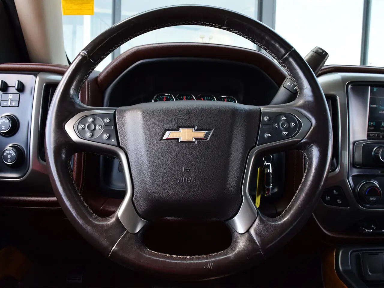 Chevrolet Silverado 1500 снимка Chevrolet Silverado 1500
