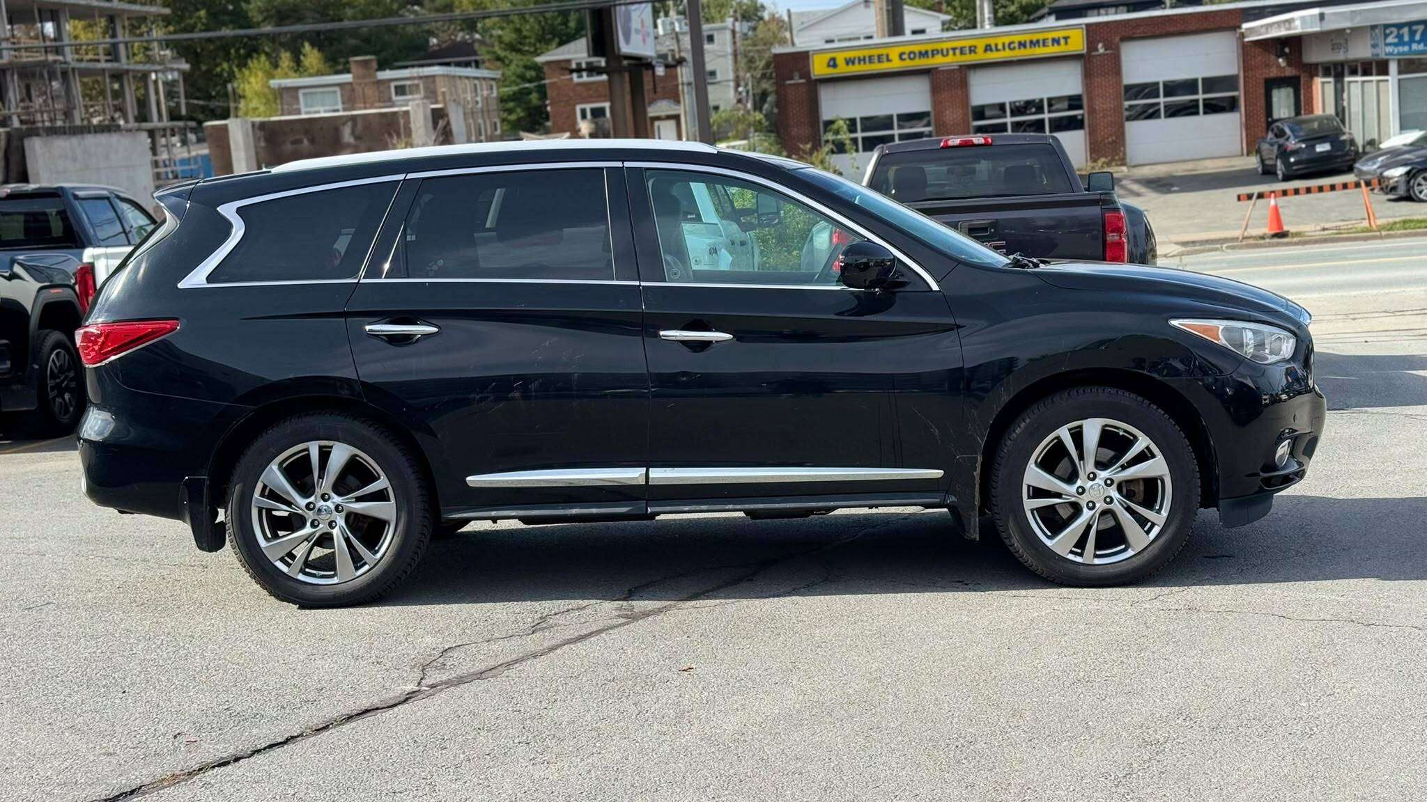 2013 Infiniti JX35 AWD — photo 1