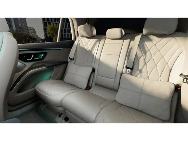 Mercedes-Benz Eqs view 13
