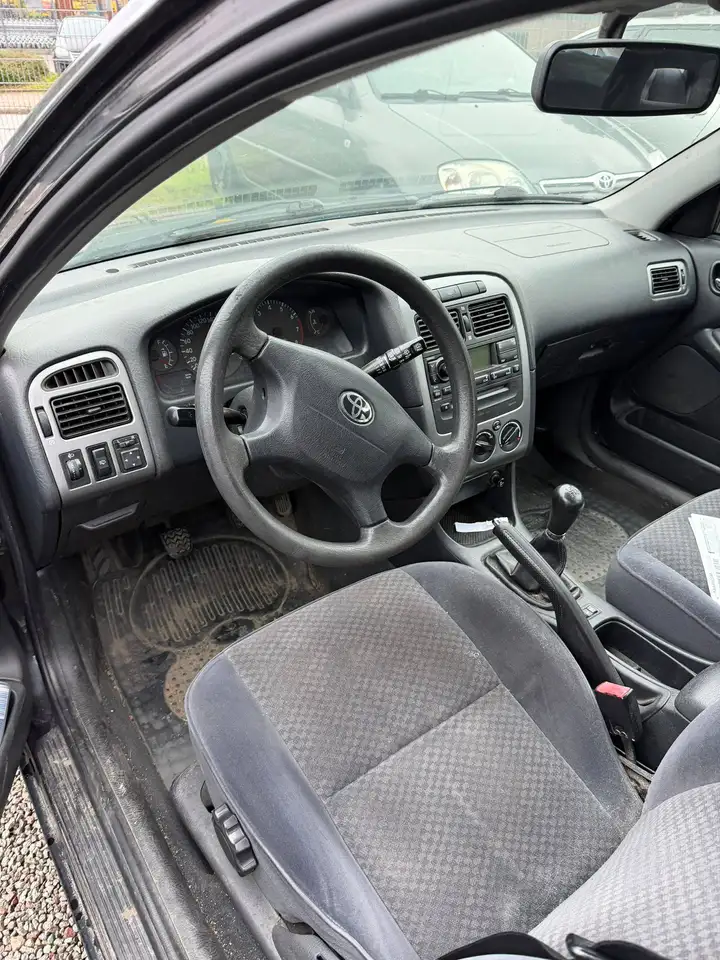 Toyota Avensis 1.6, foto 7