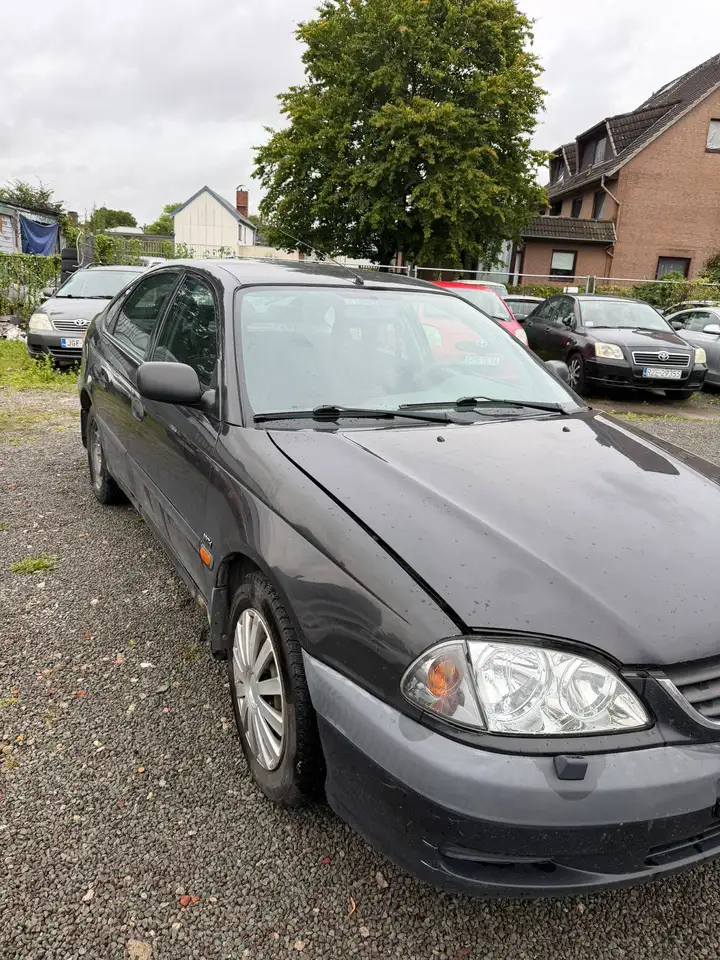 Toyota Avensis 1.6, foto 3
