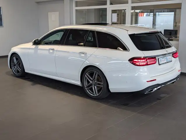 Mercedes-Benz E-Class view 13