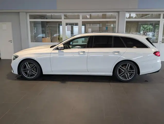 Mercedes-Benz E-Class view 7