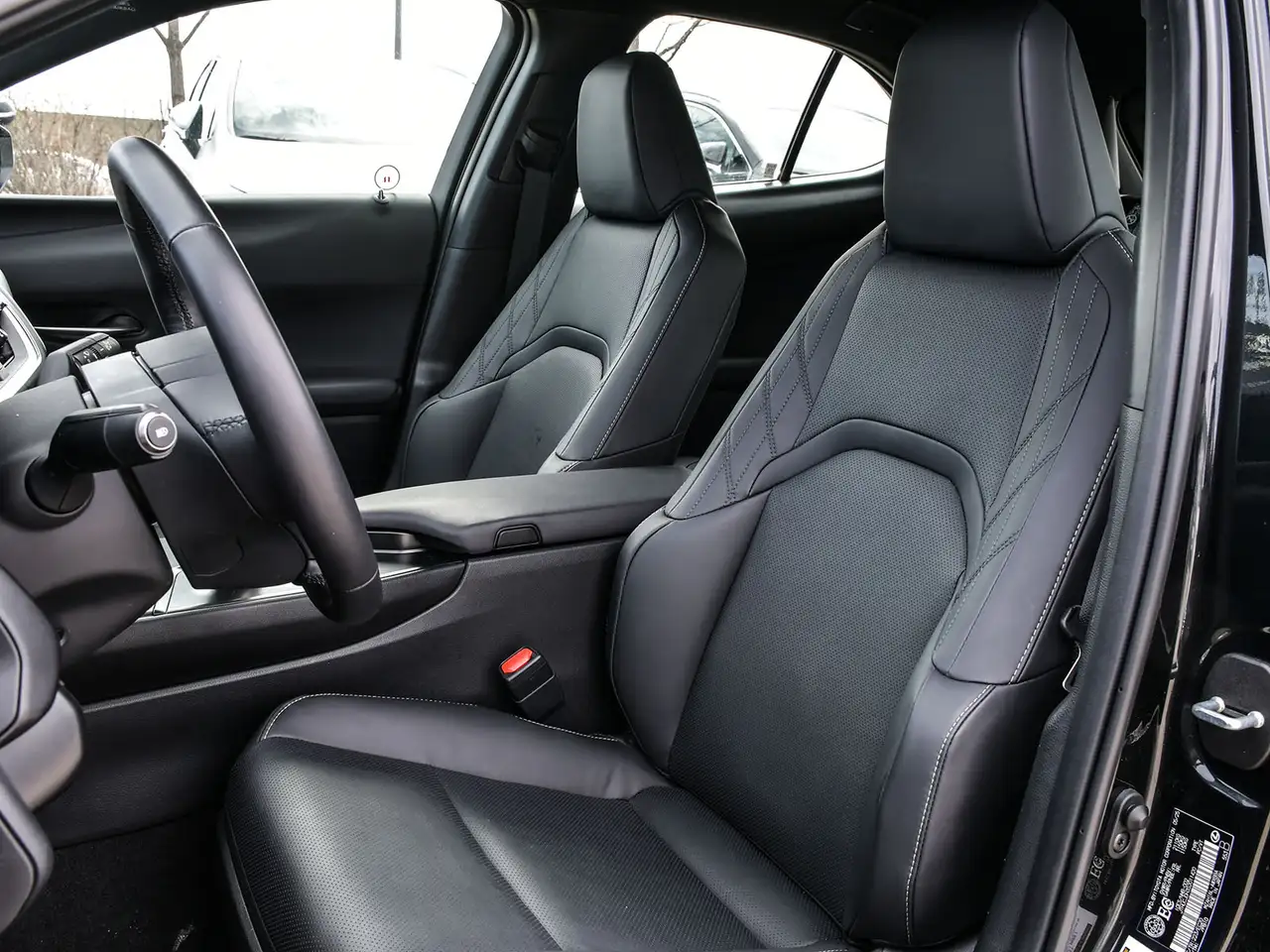 Lexus UX снимка Lexus UX