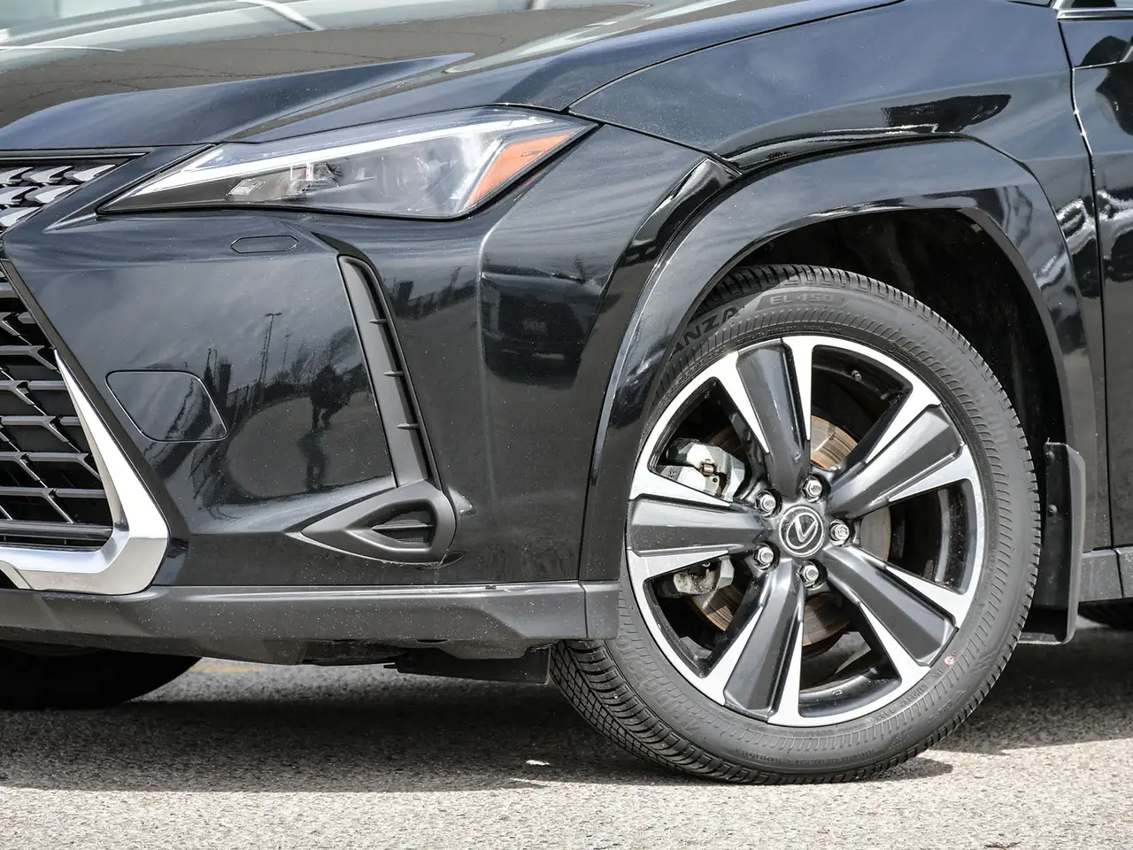 Lexus UX снимка Lexus UX