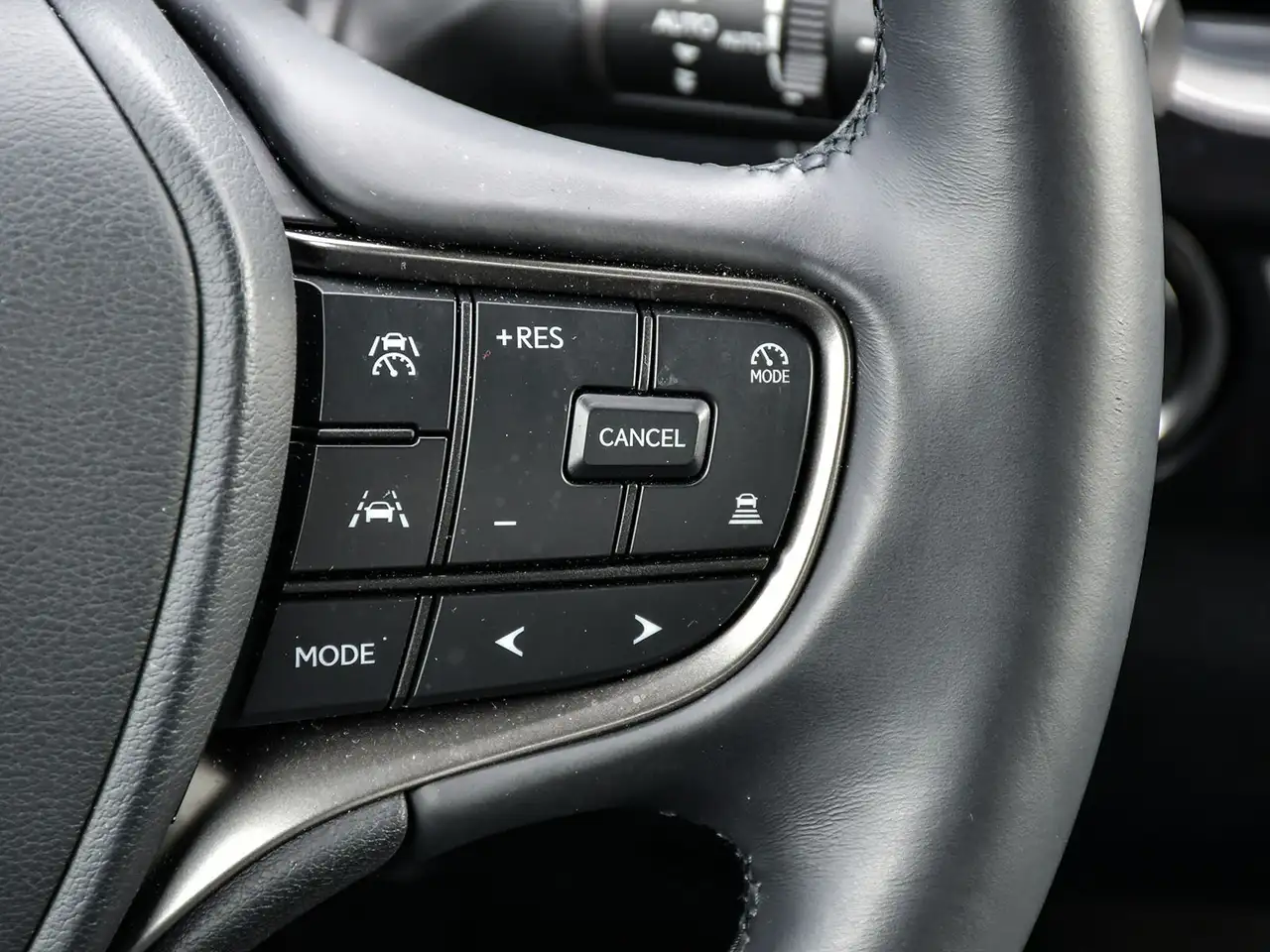 Lexus UX снимка Lexus UX