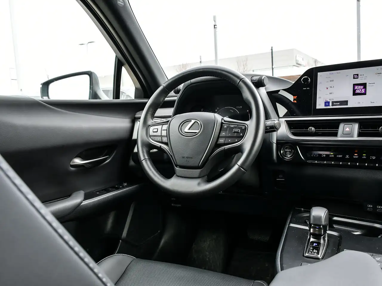 Lexus UX снимка Lexus UX