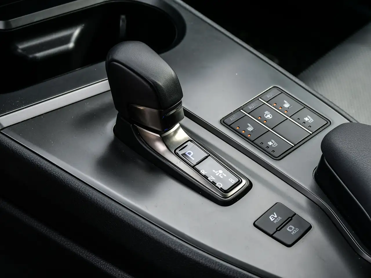 Lexus UX снимка Lexus UX