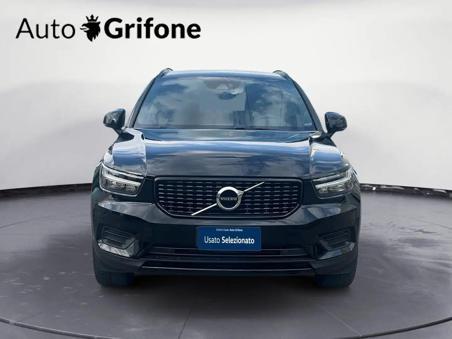 Volvo XC40 T3 R-design Zwart - 2