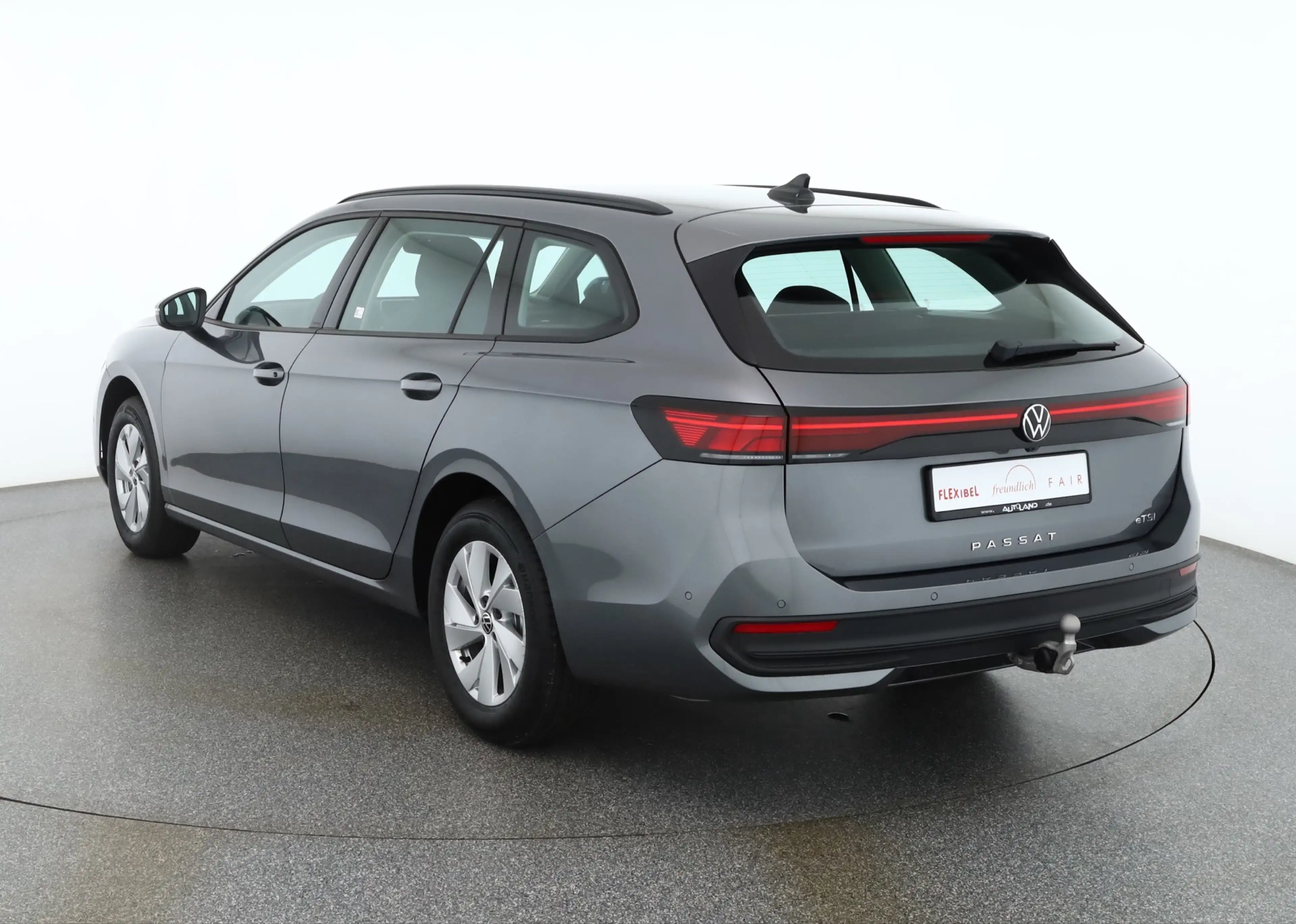 Volkswagen Passat Variant 1.5 eTSI DSG LED ACC AHK — photo 3