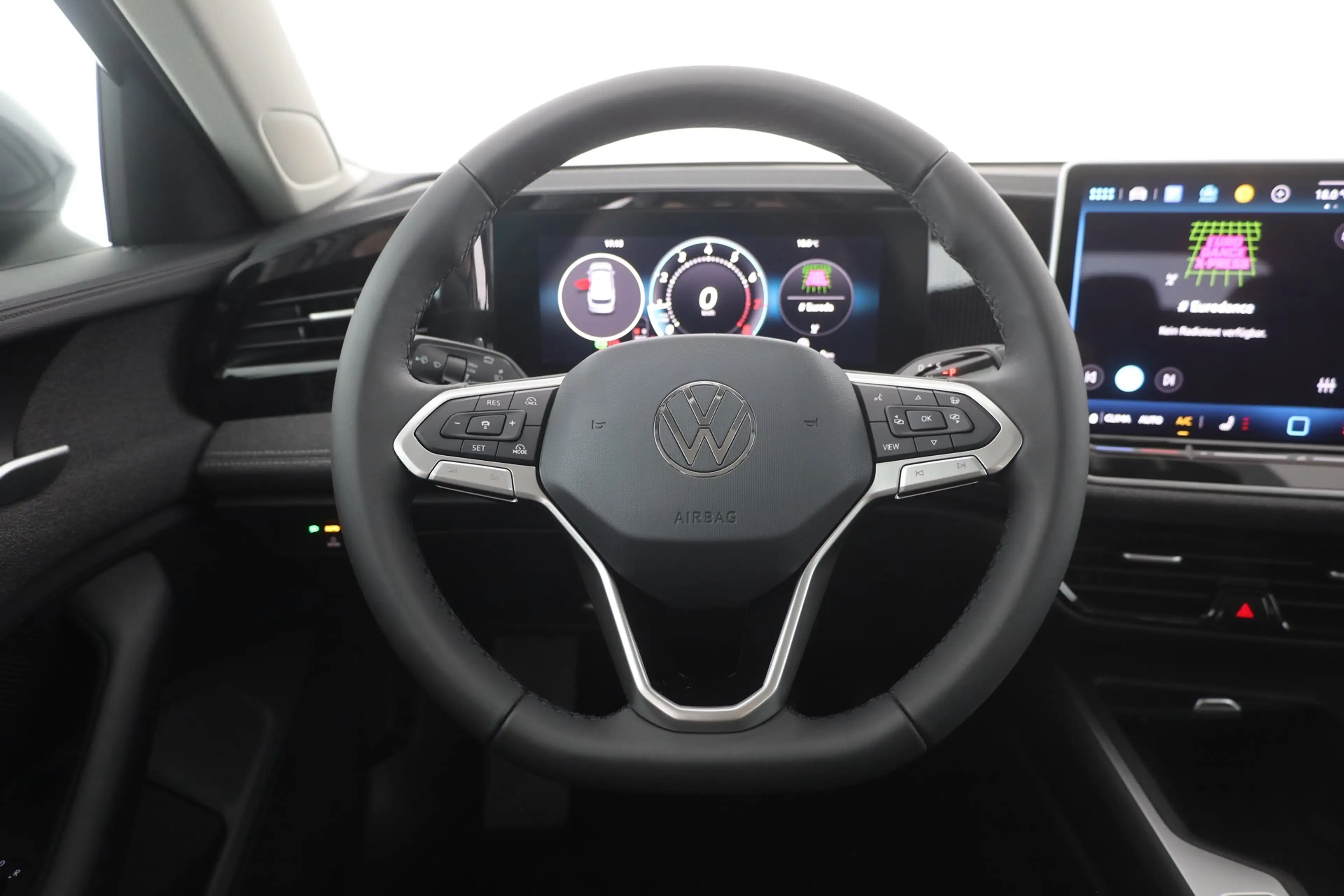 Volkswagen Passat Variant 1.5 eTSI DSG LED ACC AHK — photo 15