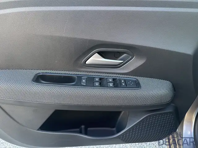 Dacia Sandero view 15