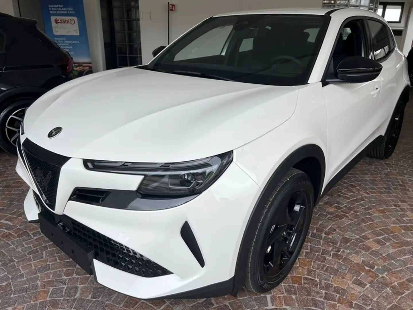 Alfa Romeo Junior 1.2 Hybrid ibrida Bianco - 1