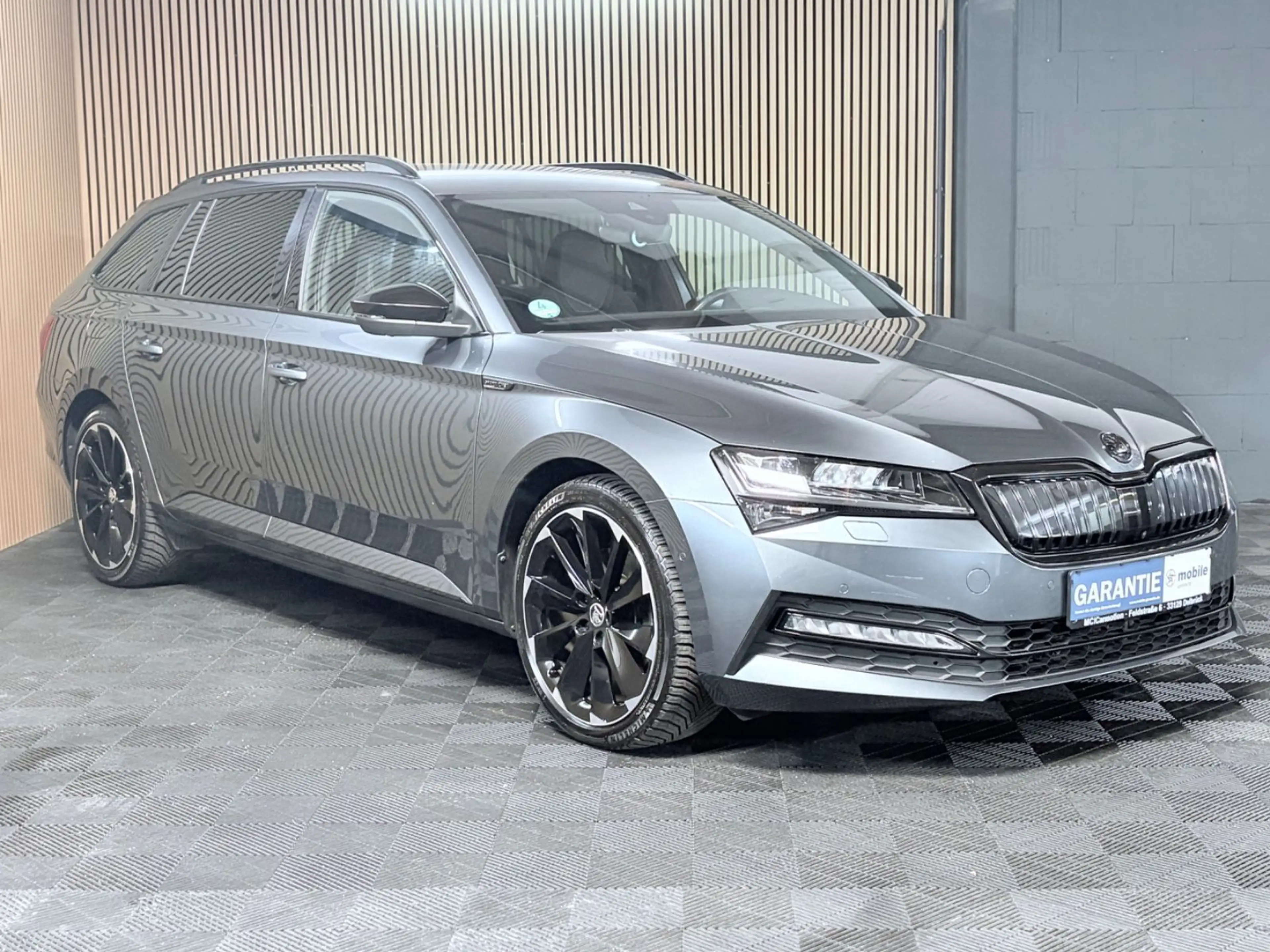 Skoda Superb Combi Sportline iV Hybrid/ StandHZG/ 360° — photo 11