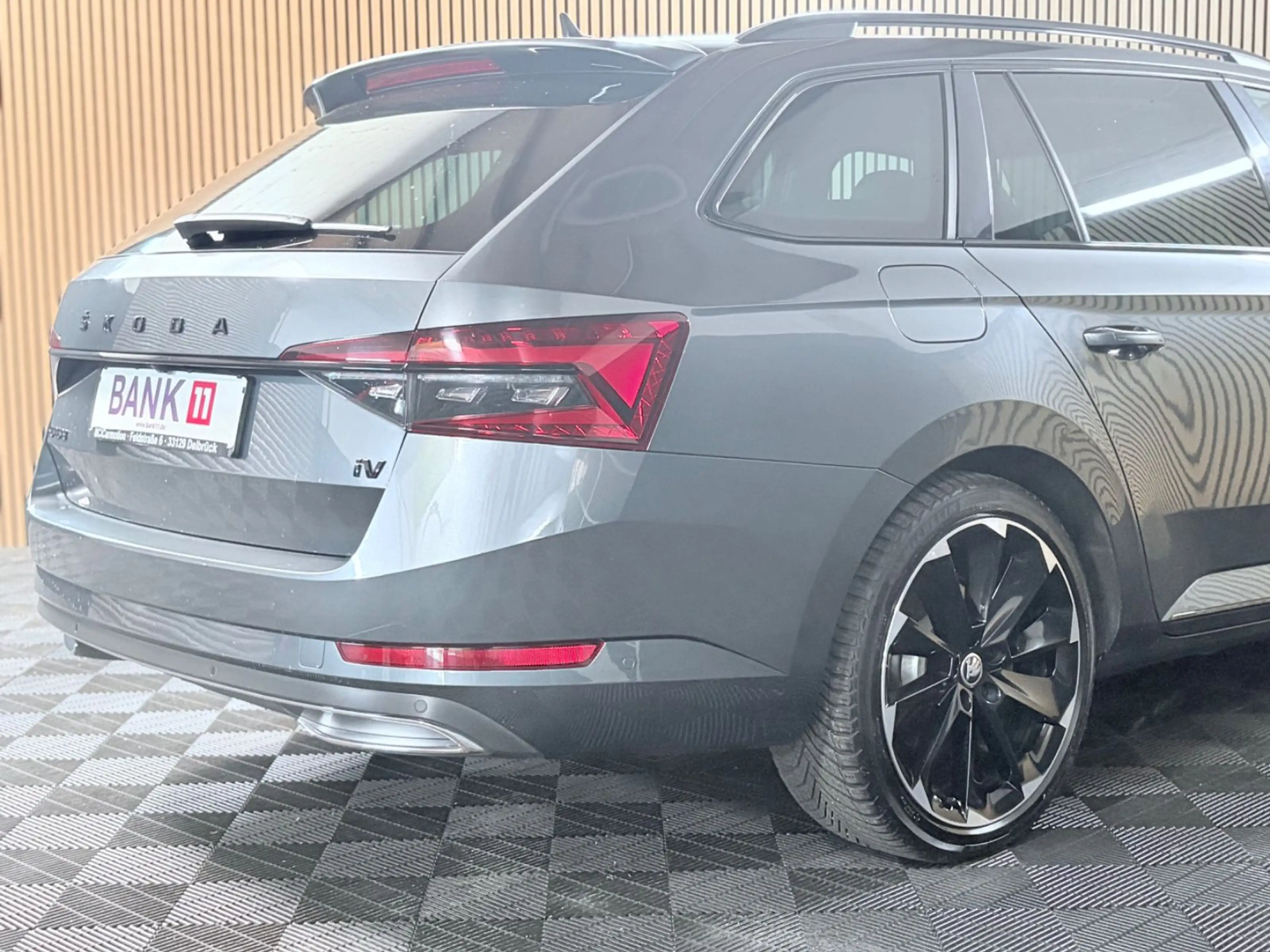 Skoda Superb Combi Sportline iV Hybrid/ StandHZG/ 360° — photo 15