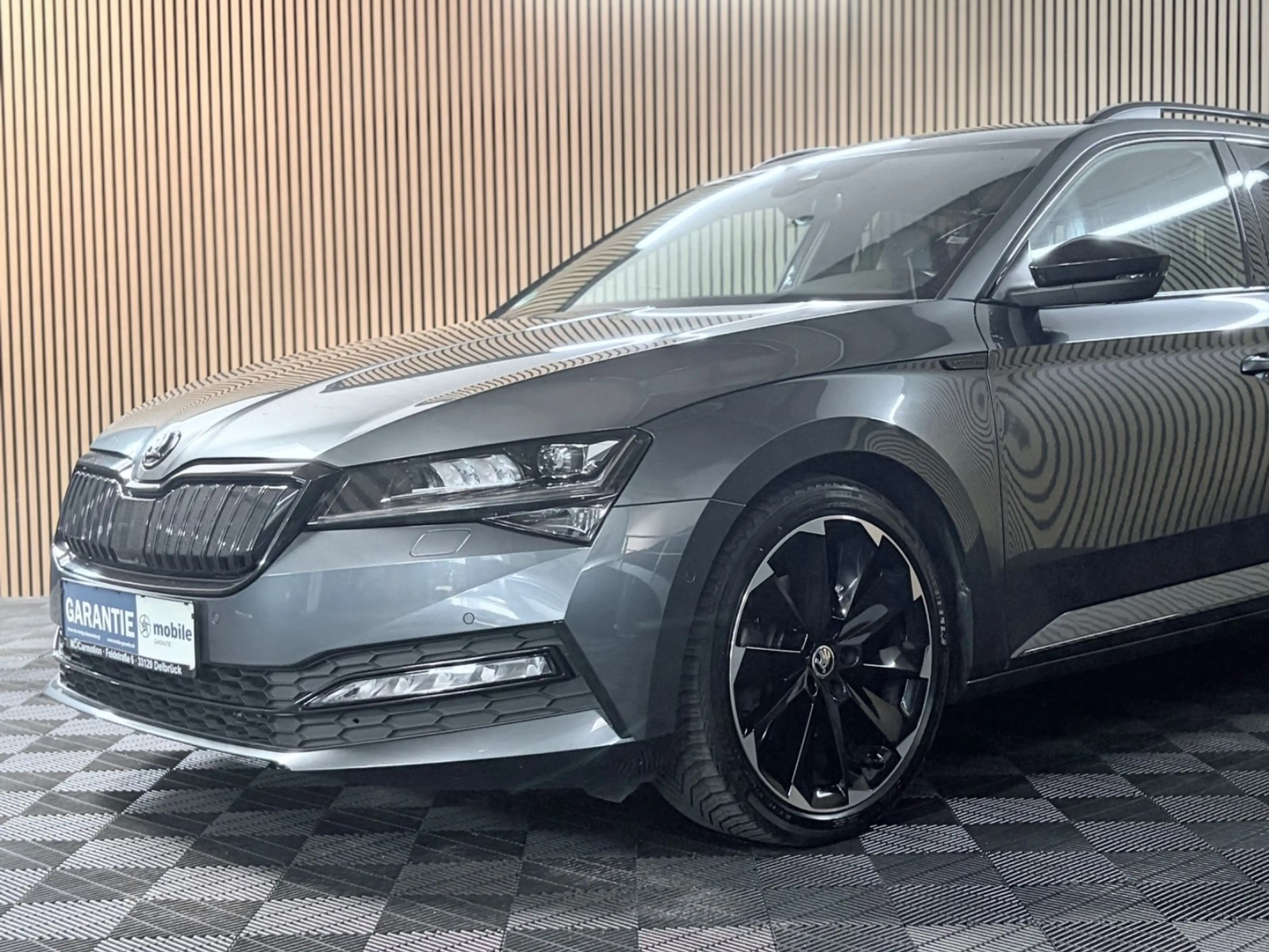 Skoda Superb Combi Sportline iV Hybrid/ StandHZG/ 360° — photo 2