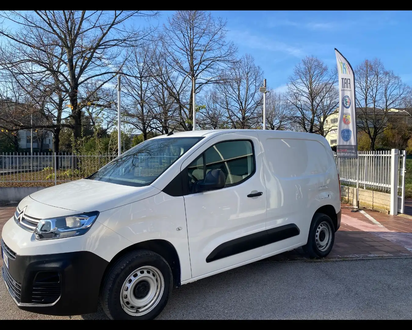 Citroen Berlingo 3ª serie - Berlingo BlueHDi 75 Van M Club Wit - 2