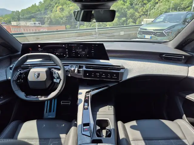 Peugeot 3008 view 8