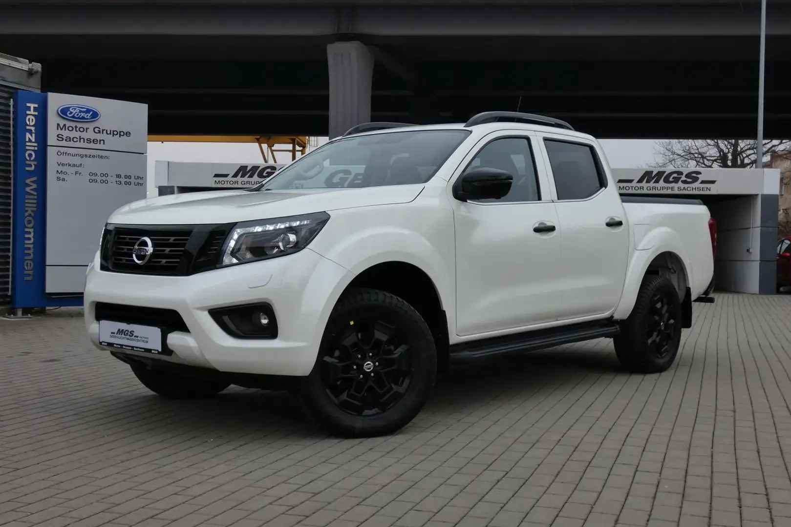 Nissan Navara NP300 2.3 DK 4x4  #Navi #Kamera #DAB+ #AHZV Blanc - 2