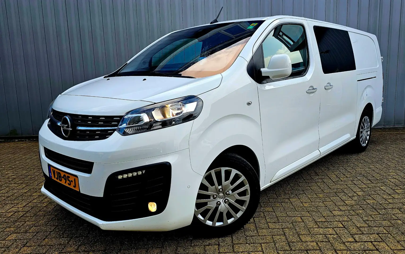 Opel Vivaro 2.0 CDTI L3H1 DC Innovation Weiß - 2