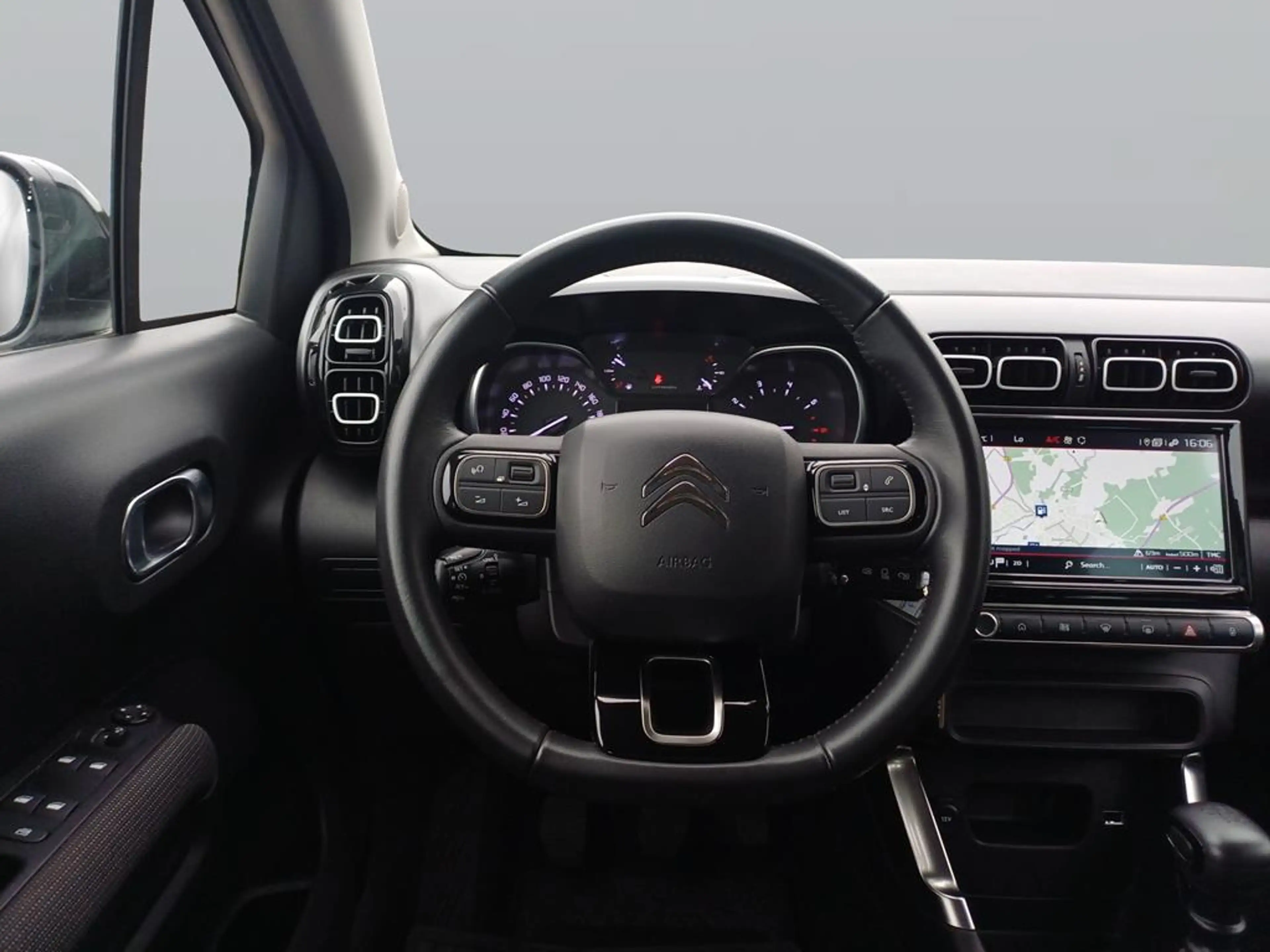 Citroen C3 Aircross PureTech 110 S&S Shine — photo 13