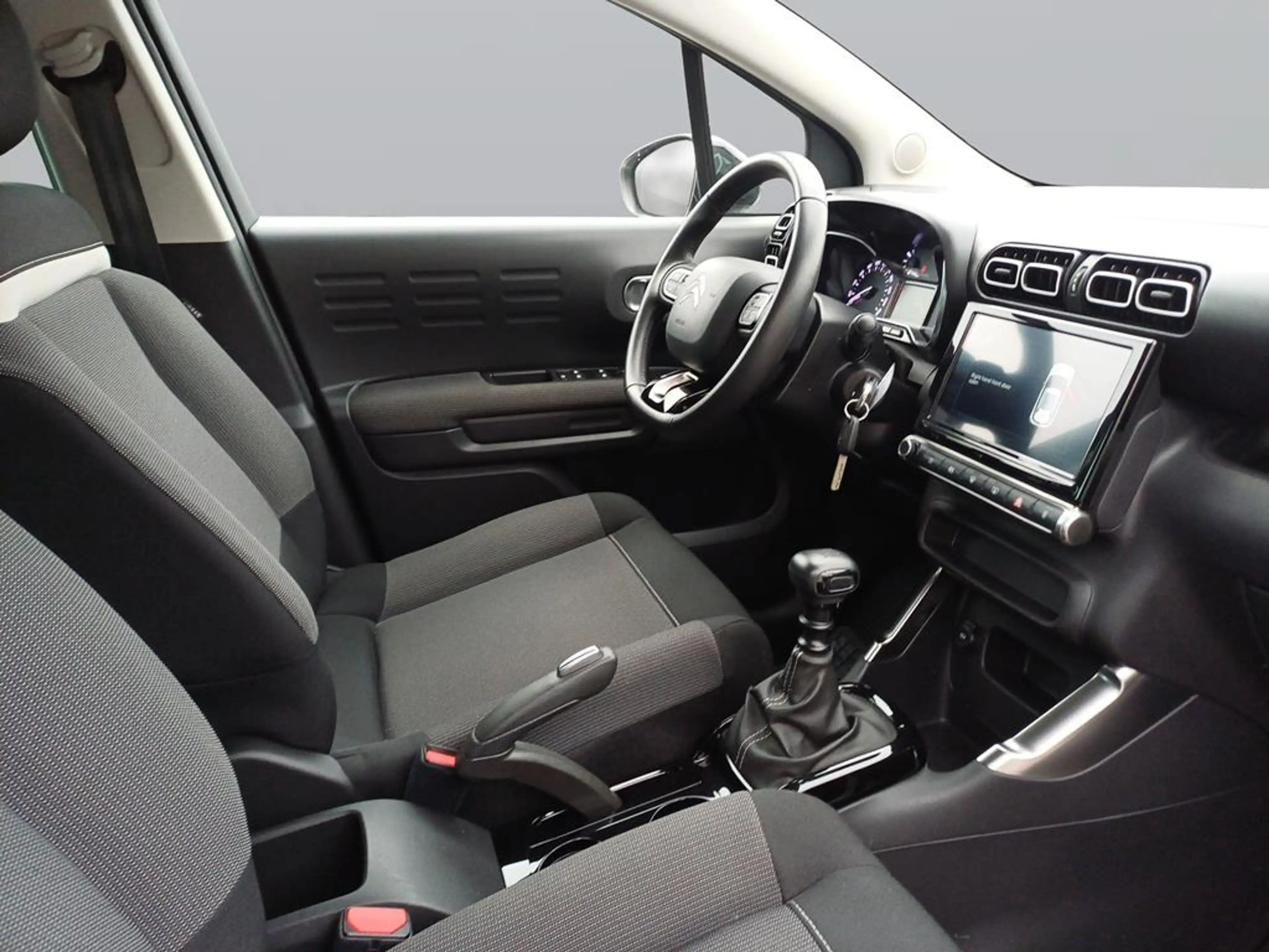 Citroen C3 Aircross PureTech 110 S&S Shine — photo 11