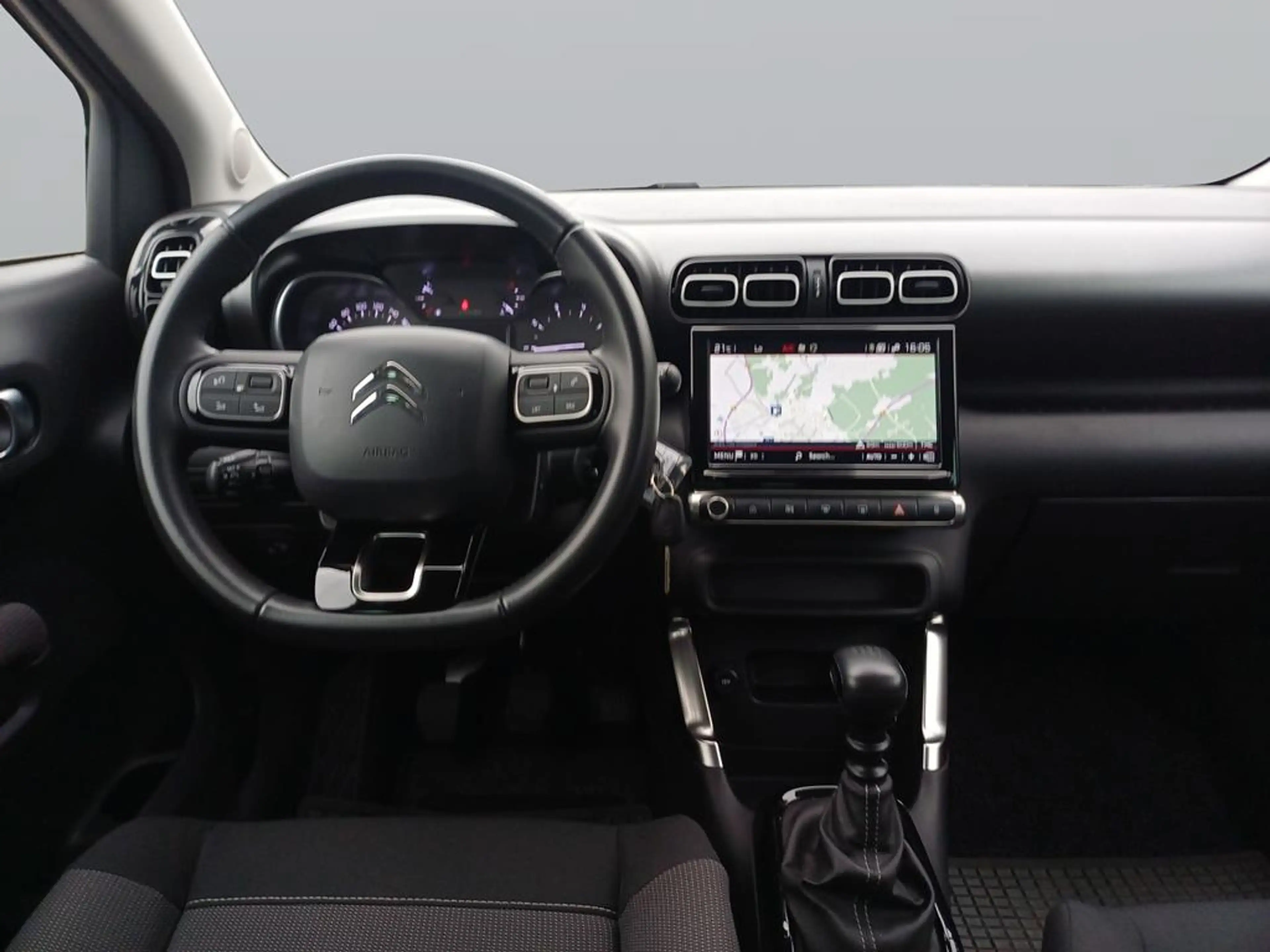 Citroen C3 Aircross PureTech 110 S&S Shine — photo 10