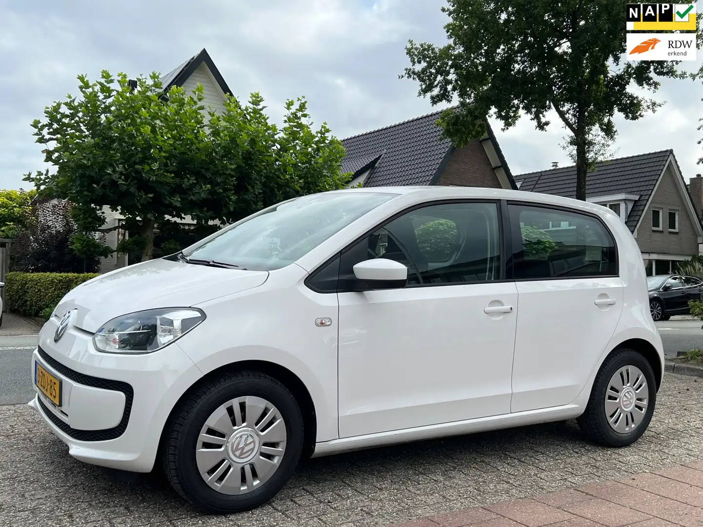 Volkswagen up! 1.0 move up! 123.000 km NL-AUTO-NAP. Wit - 1