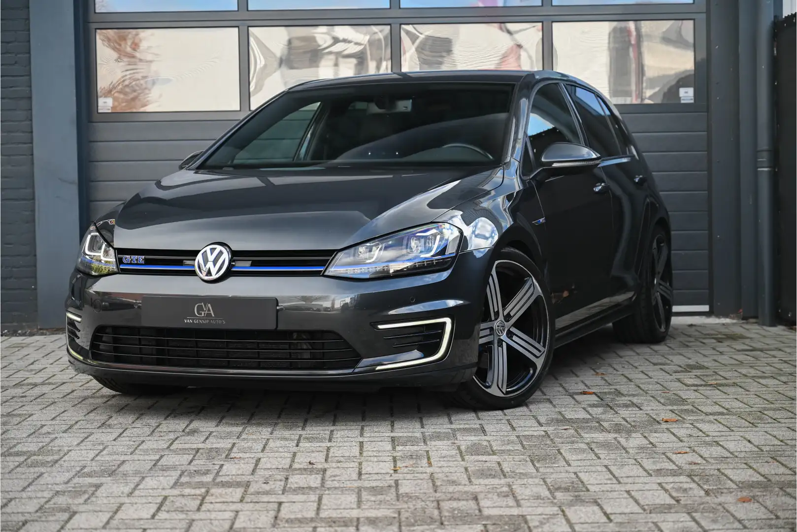 Volkswagen Golf GTE 1.4 TSI volledig LEDER, PDC Zwart - 1