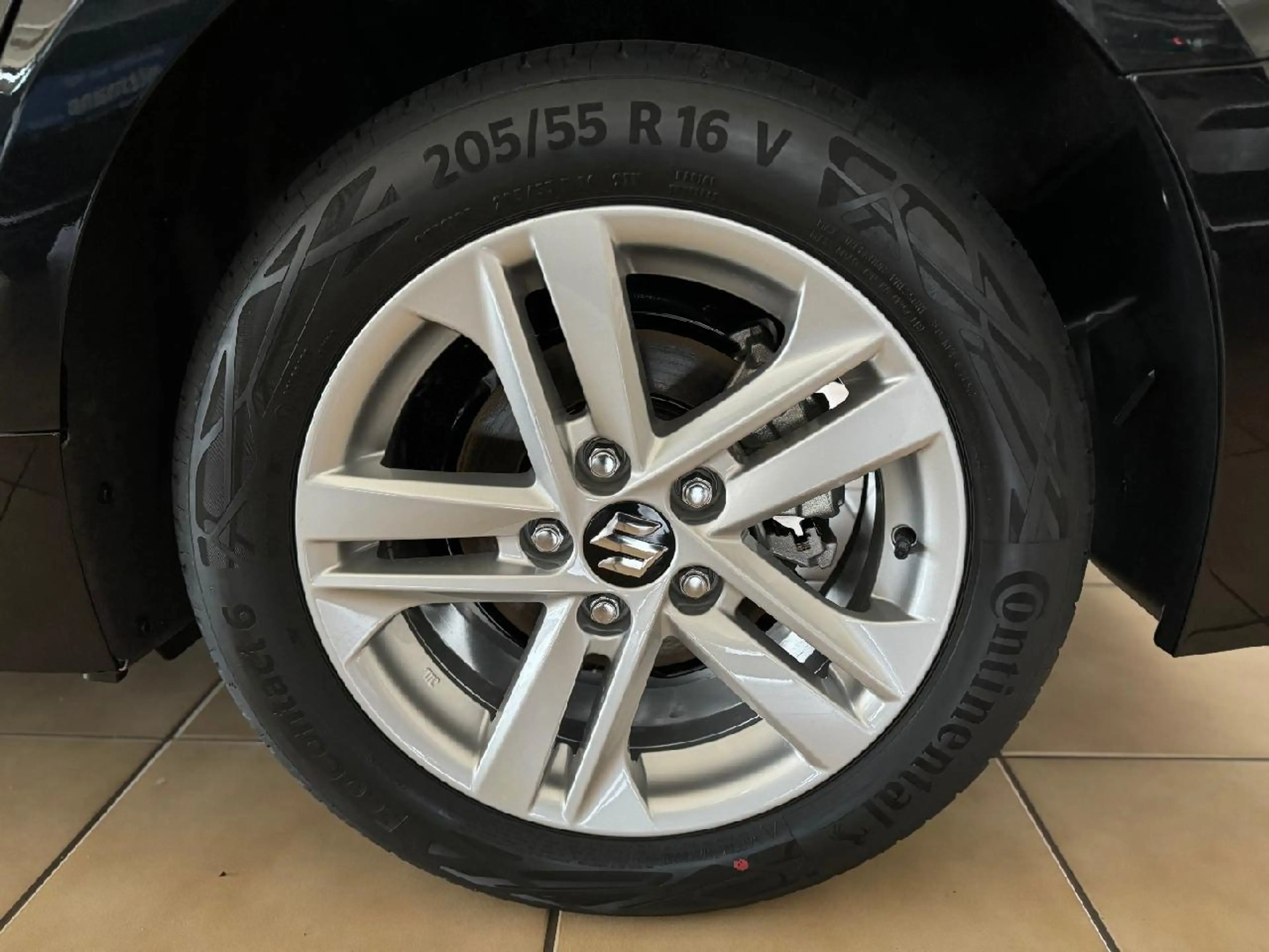Suzuki Swace 1.8 Hybrid Comfort+ Kamera, nicht gefahren — photo 9