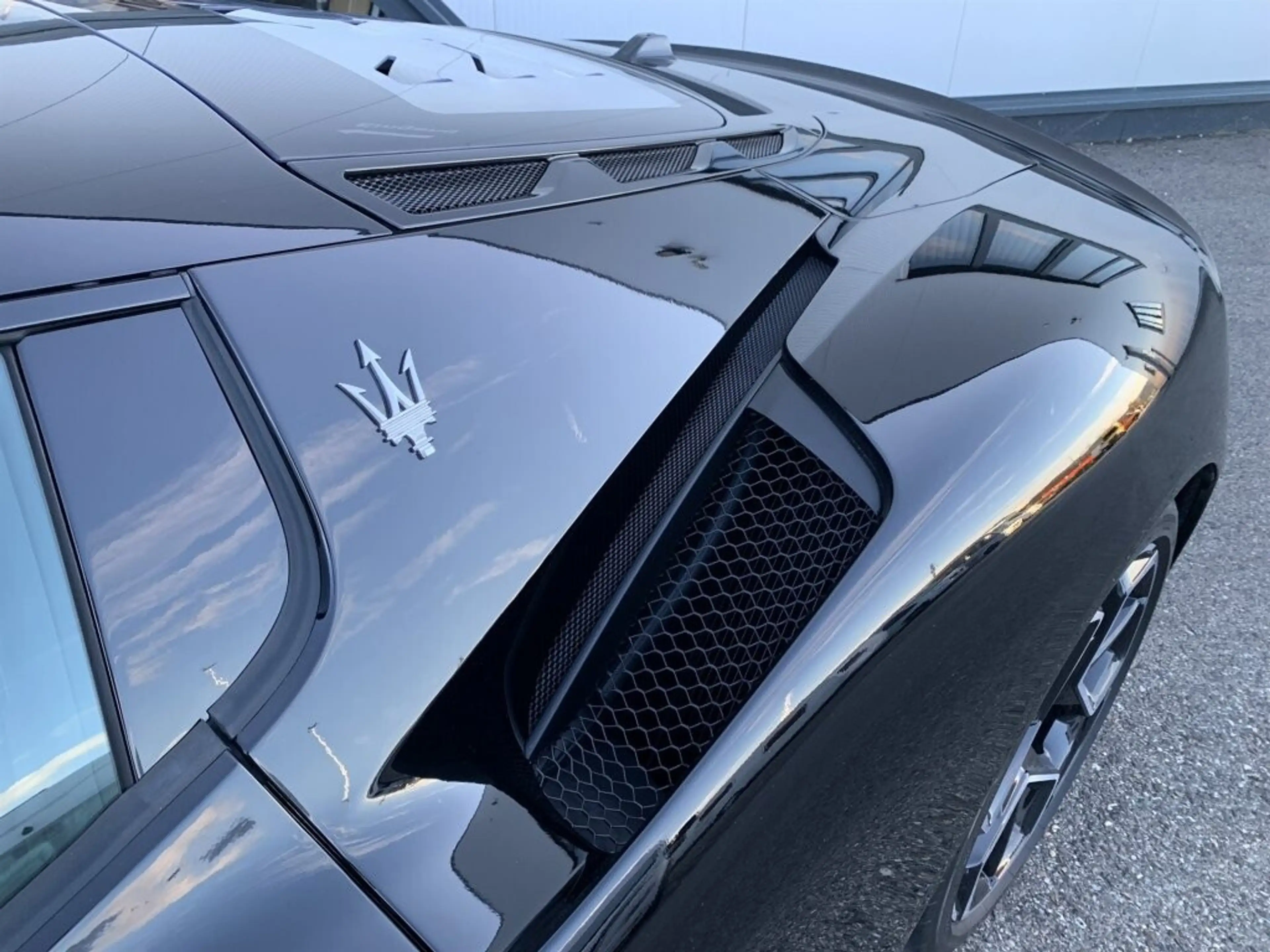 Maserati MC20 *Neuwagenzustand* — photo 10