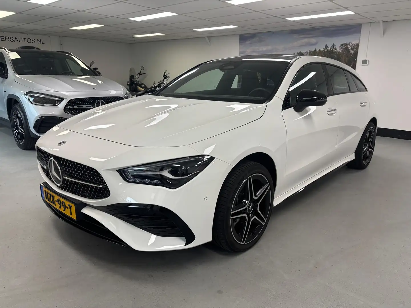 Mercedes-Benz CLA 200 Shooting Brake AMG Line Panorama Led Camera Keyles - 1