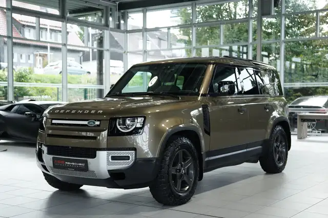 Land Rover Defender view 4