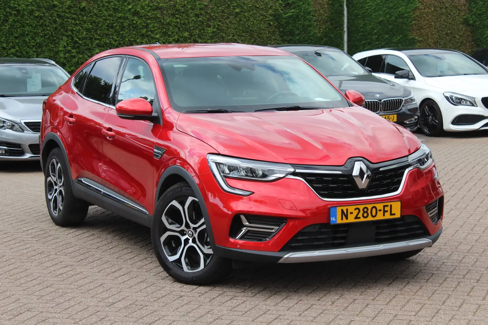 Renault Arkana 1.6 E-Tech Hybrid 145 Intens / Camera / Navigatie Rood - 1