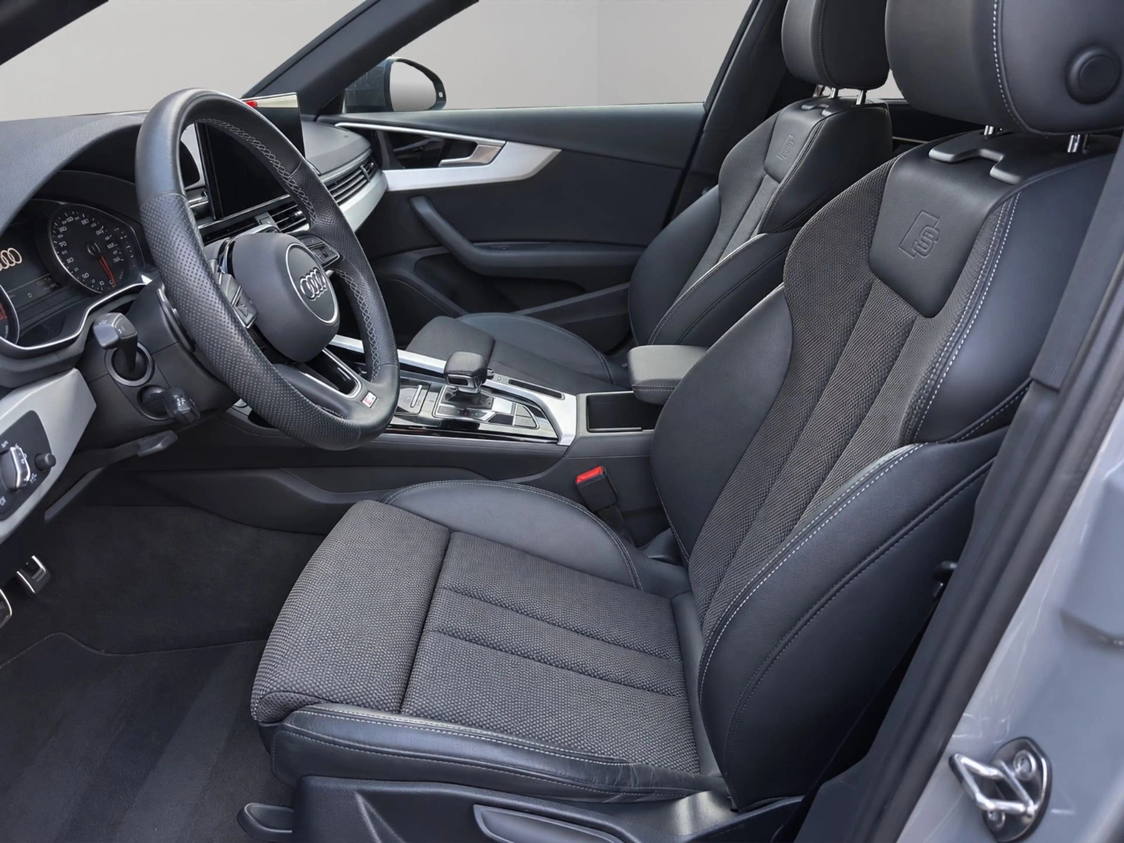 Audi A4 Avant 35 TFSI S line/ Navi Plus/ LED/ DAB — photo 9