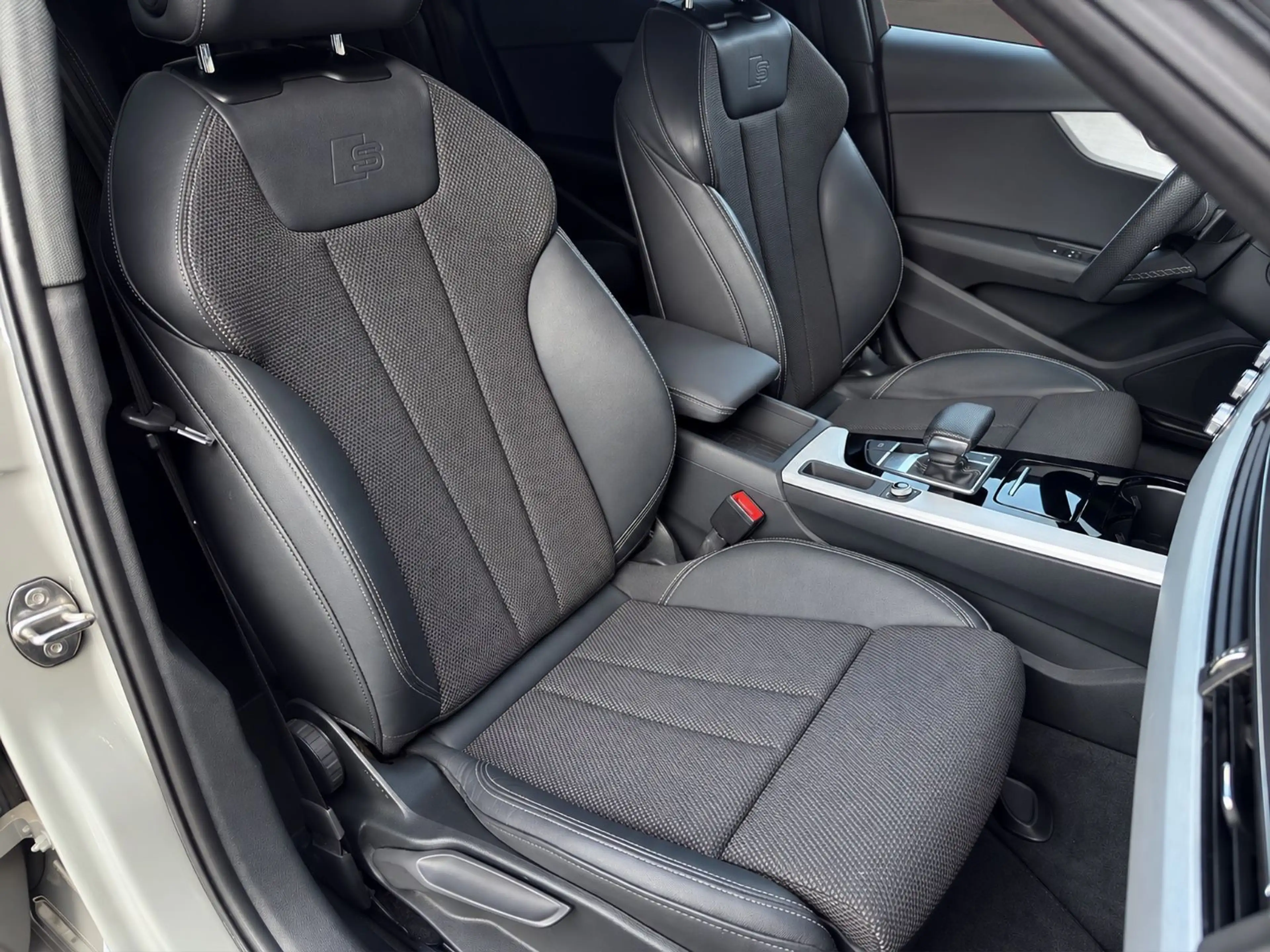 Audi A4 Avant 35 TFSI S line/ Navi Plus/ LED/ DAB — photo 11