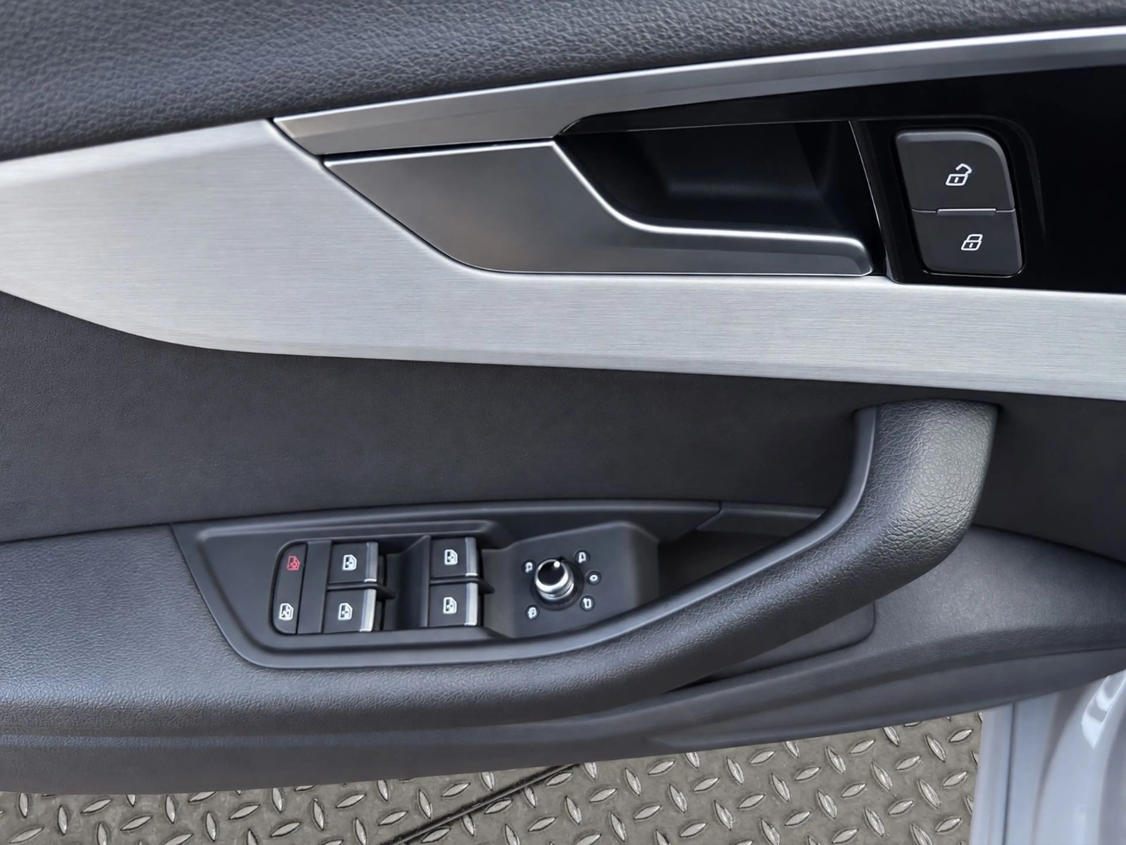 Audi A4 Avant 35 TFSI S line/ Navi Plus/ LED/ DAB — photo 15
