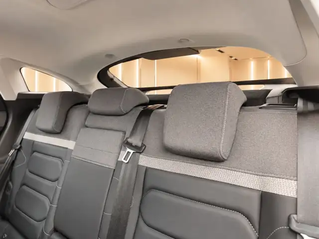 Citroen C4 view 11