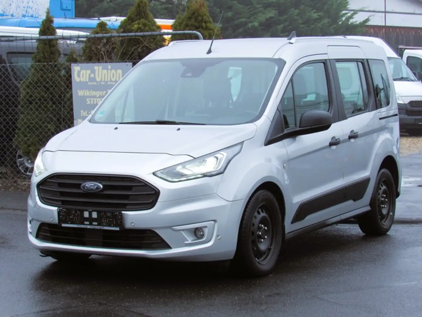 Ford Transit Connect AUTOM. 5Sitz Navi Klima PDC 1.HD Silber - 1