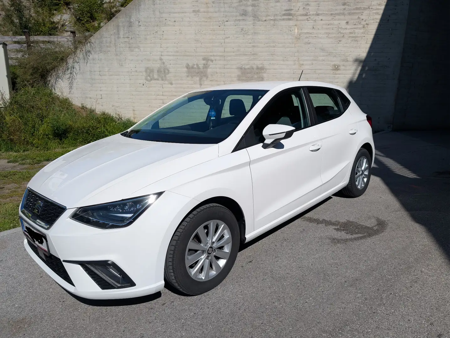 SEAT Ibiza 1,0 Reference Weiß - 1